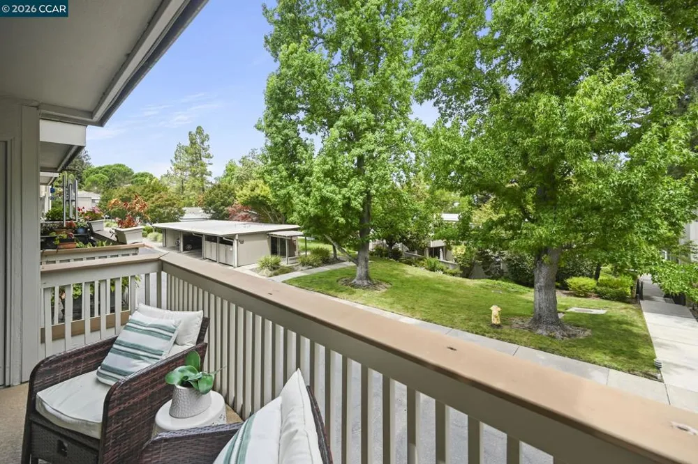 1525 Canyonwood Ct #3 Walnut Creek, CA 94595