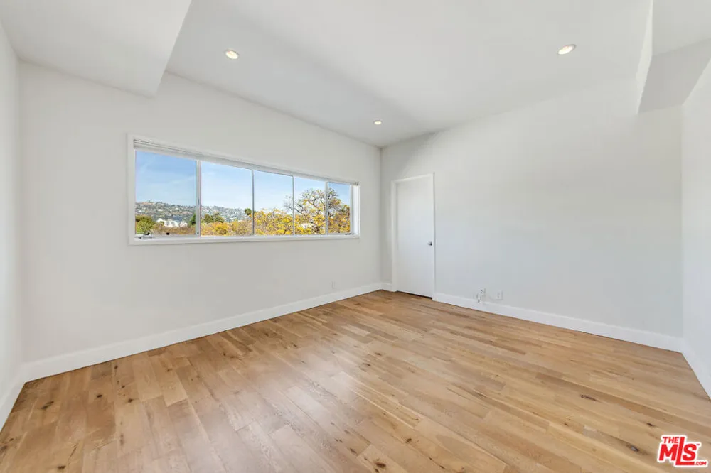 339 Oakhurst Drive #301 Beverly Hills, CA 90210
