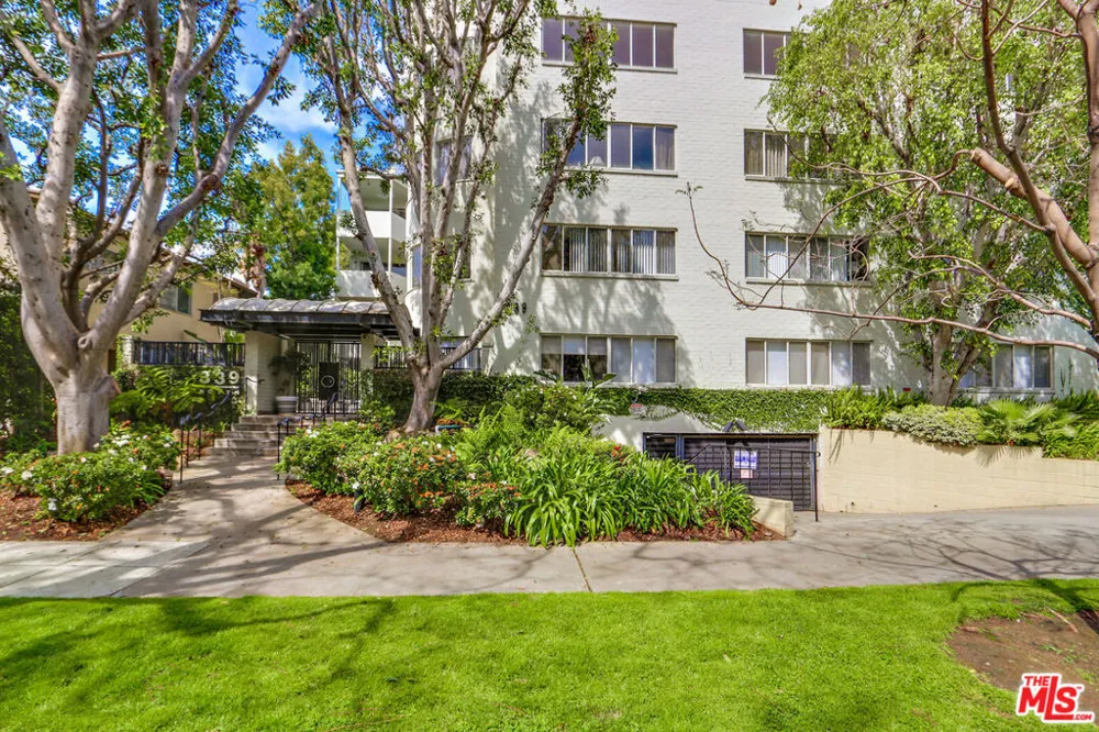 339 Oakhurst Drive #301 Beverly Hills, CA 90210