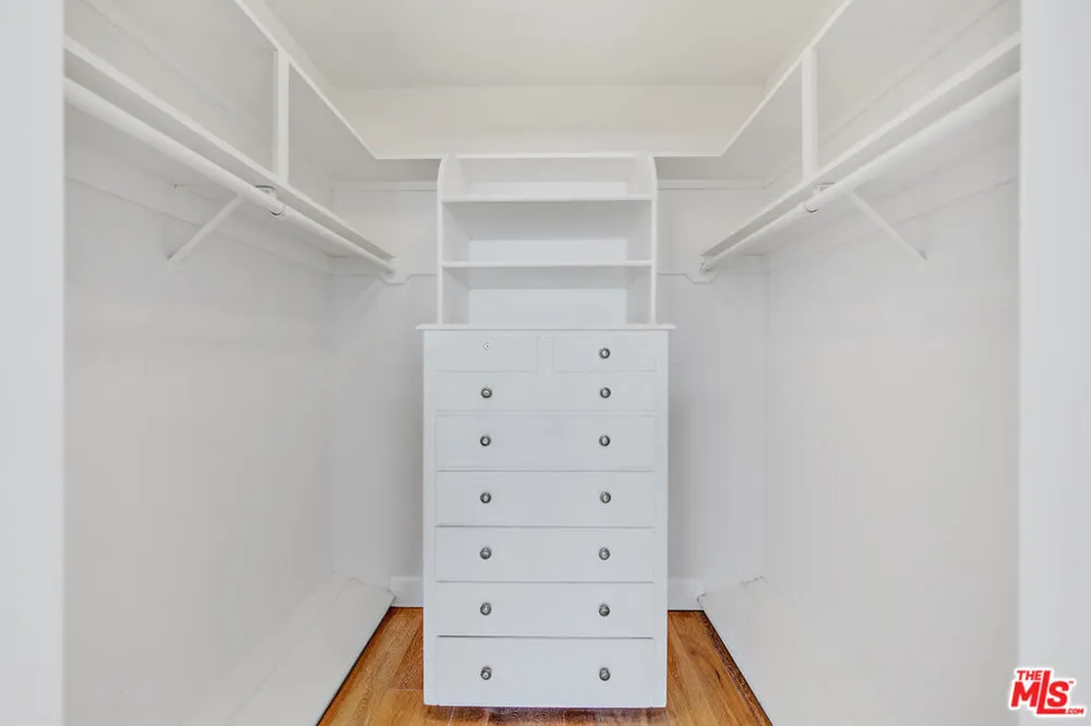 339 Oakhurst Drive #301 Beverly Hills, CA 90210