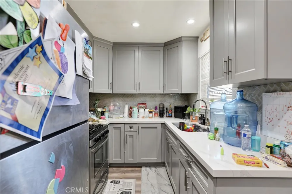 291 W Artesia Pomona, CA 91768