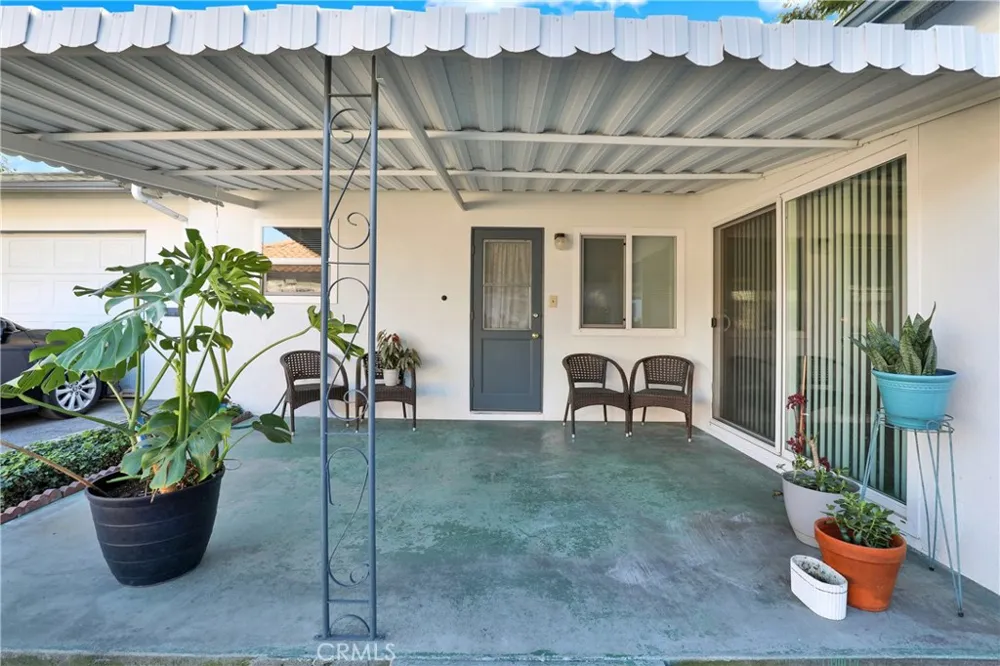 291 W Artesia Pomona, CA 91768