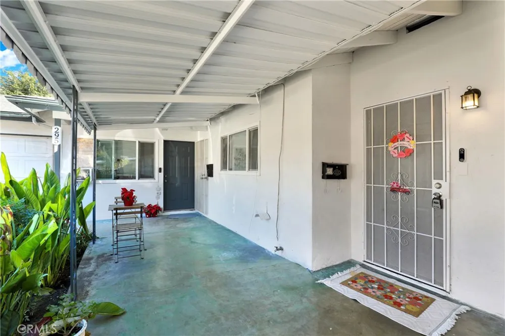 291 W Artesia Pomona, CA 91768