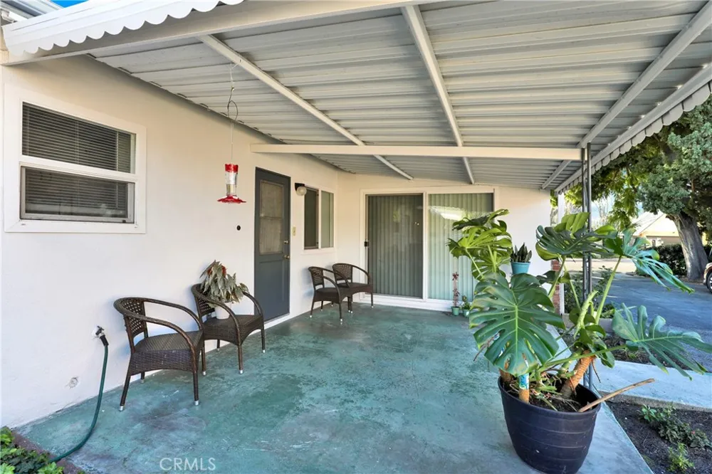 291 W Artesia Pomona, CA 91768