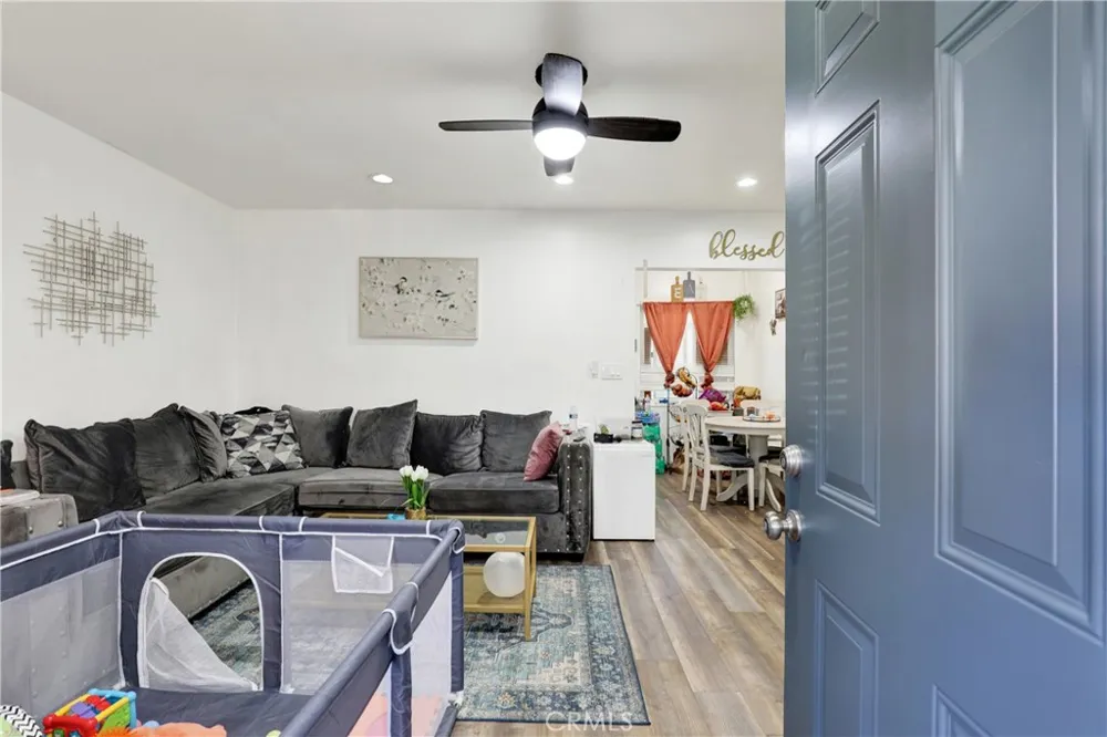 291 W Artesia Pomona, CA 91768