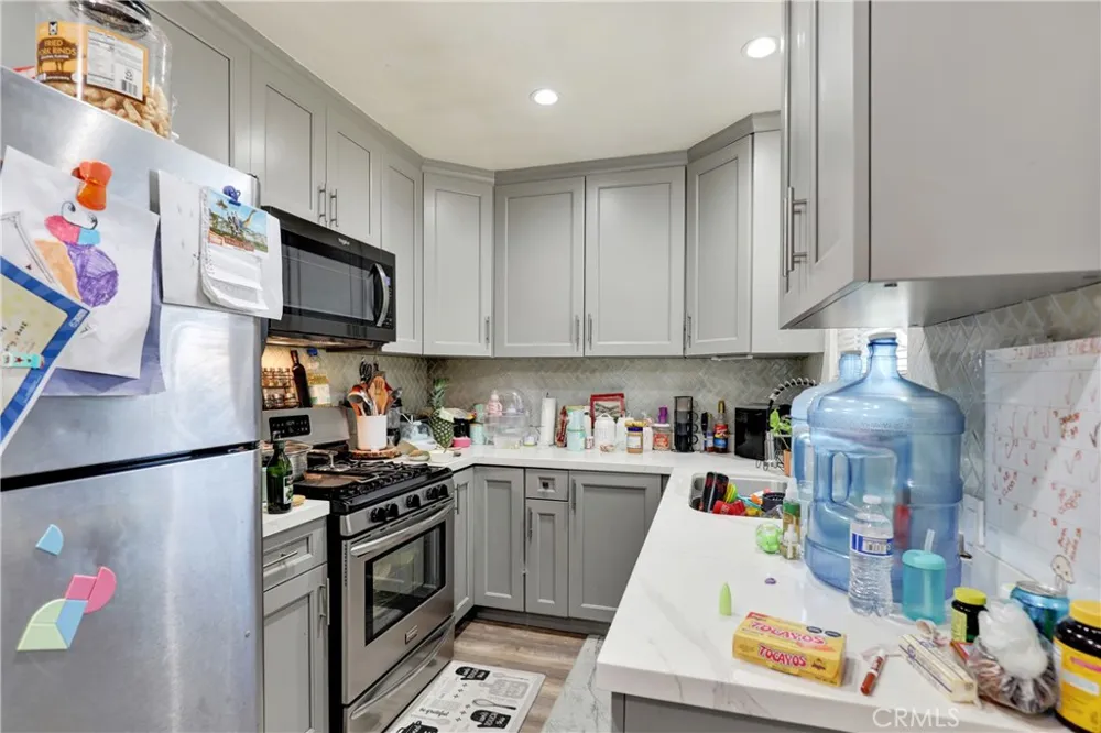 291 W Artesia Pomona, CA 91768