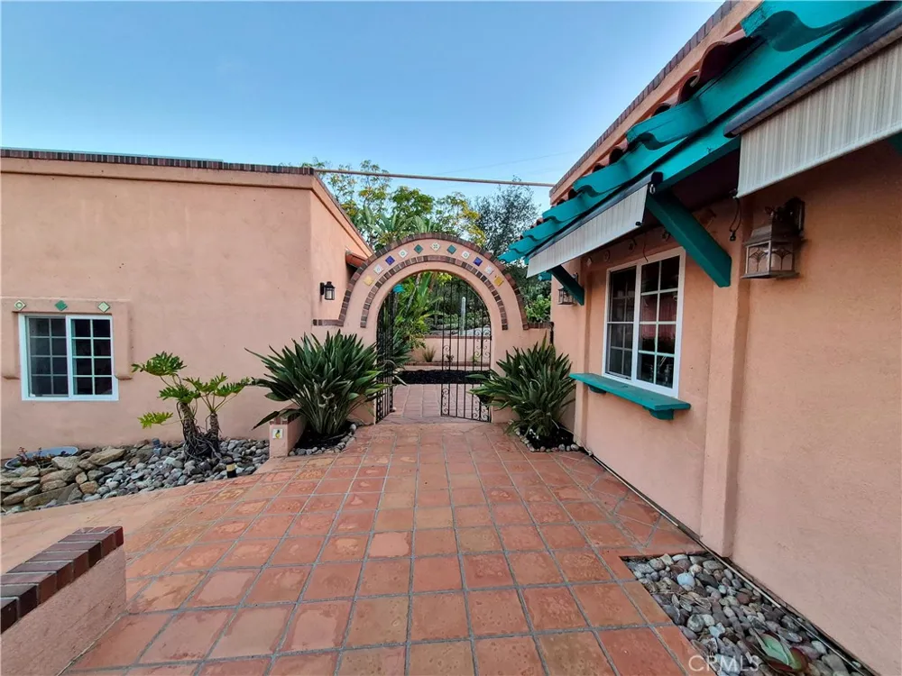 16211 Highland Valley Road Ramona, CA 92065