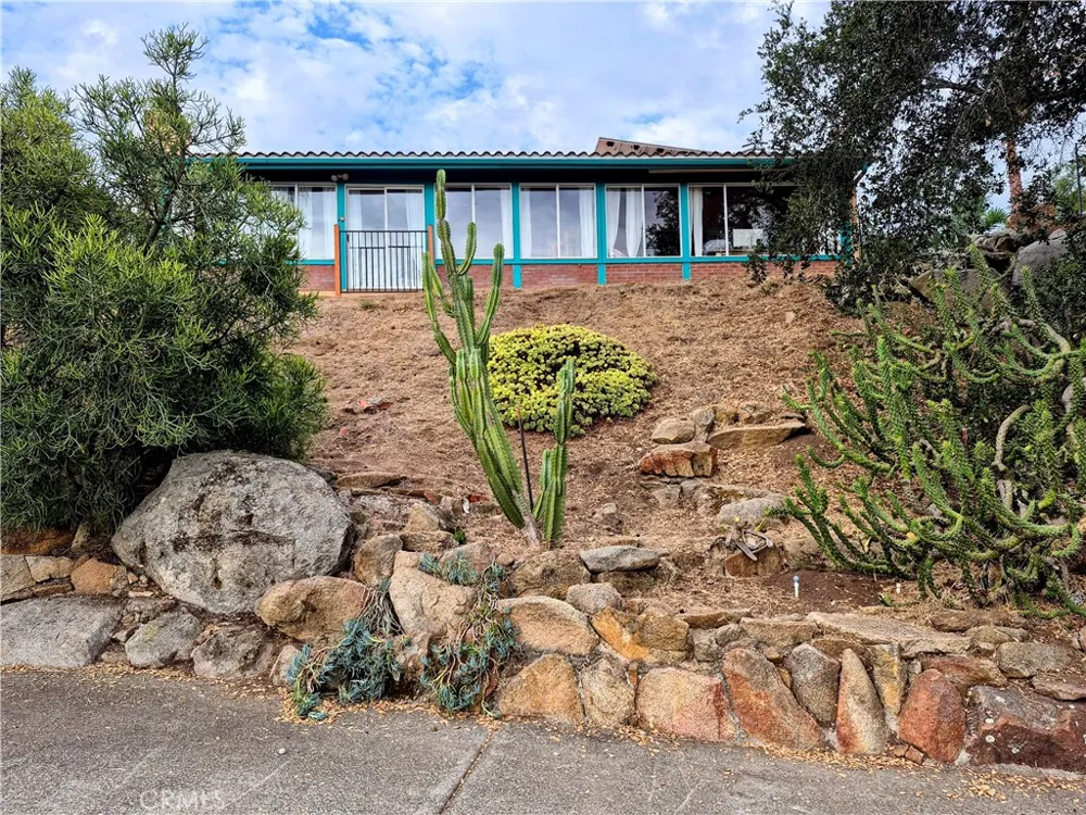 16211 Highland Valley Road Ramona, CA 92065