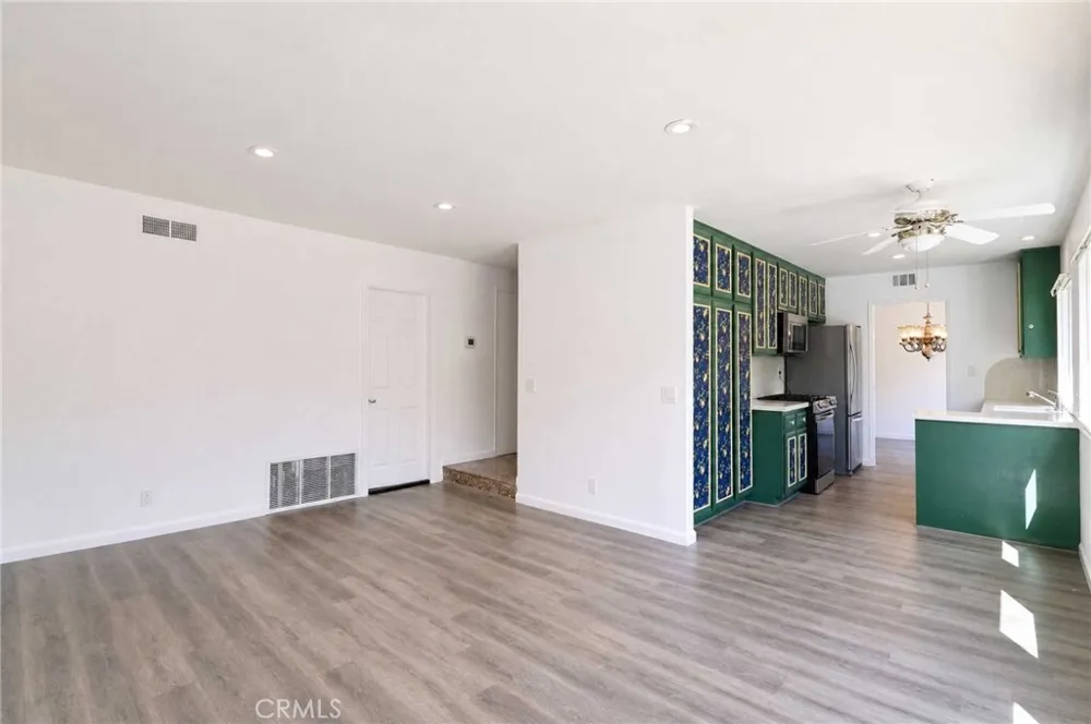 1110 Burns Avenue Santa Ana, CA 92707