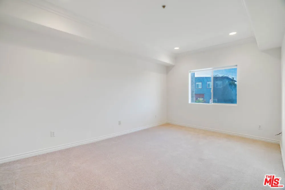 3328 Oakhurst Avenue #110 Los Angeles, CA 90034