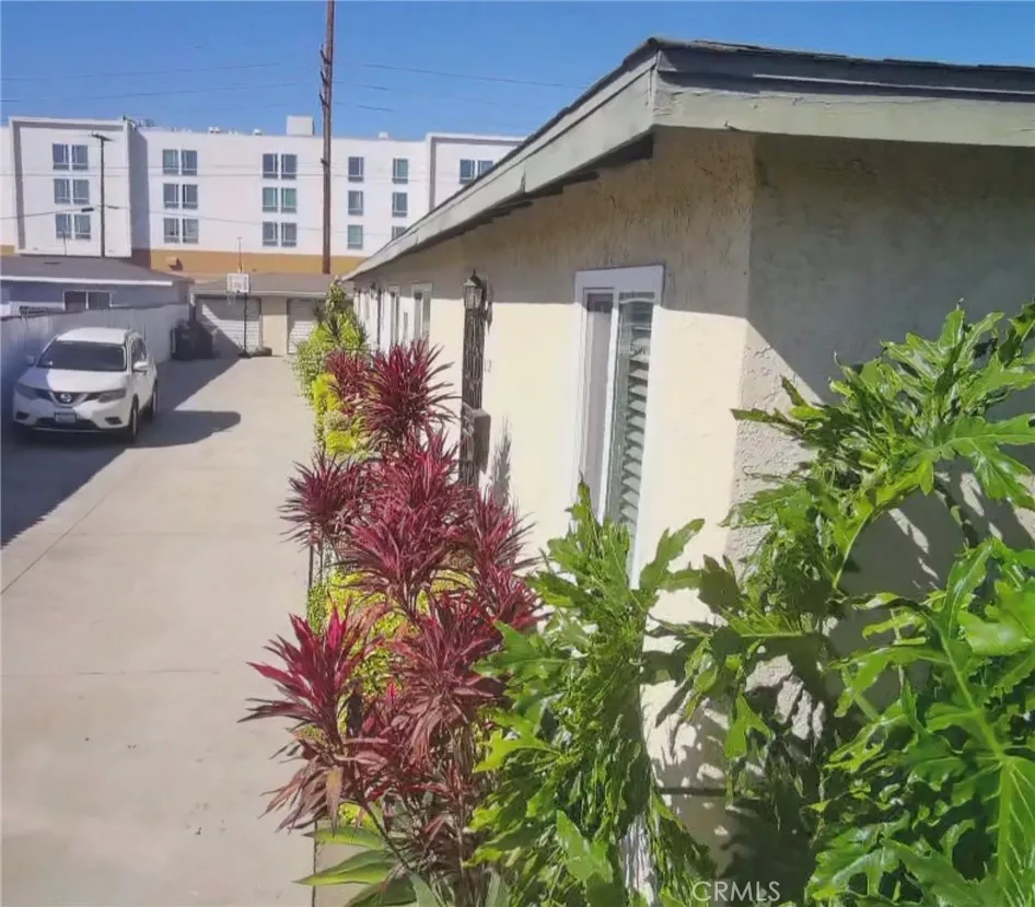9105 Margaret Street Downey, CA 90241
