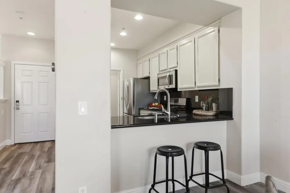 504 Shoal Circle Redwood City, CA 94065