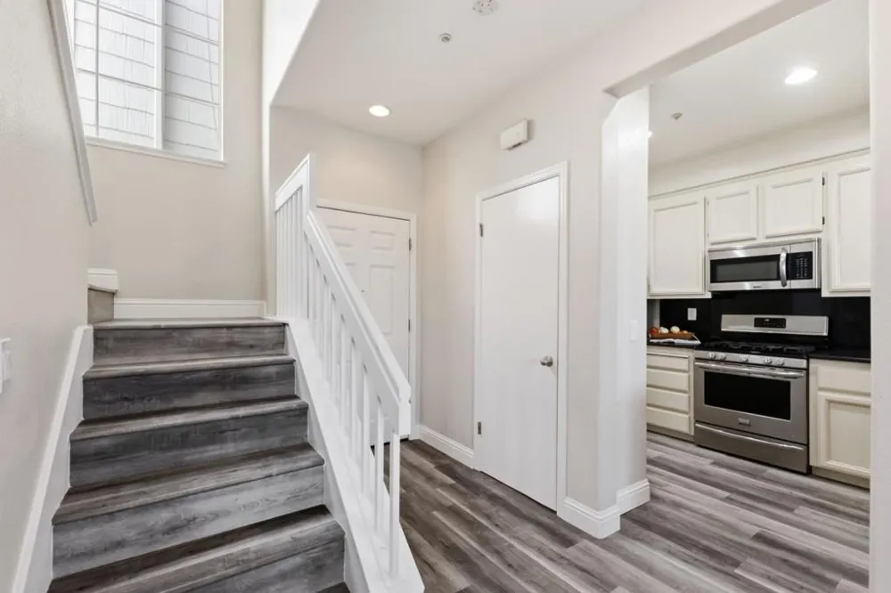 504 Shoal Circle Redwood City, CA 94065