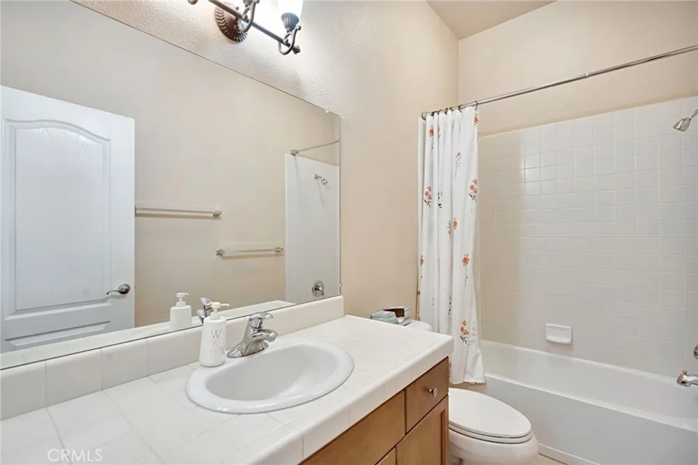 2579 Warner Avenue Clovis, CA 93611