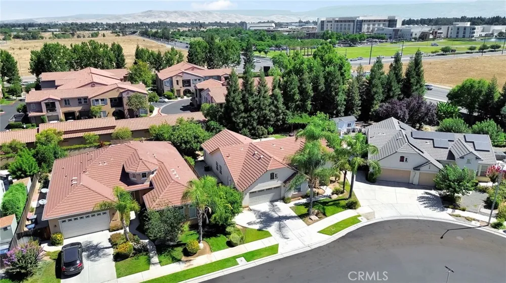 2579 Warner Avenue Clovis, CA 93611