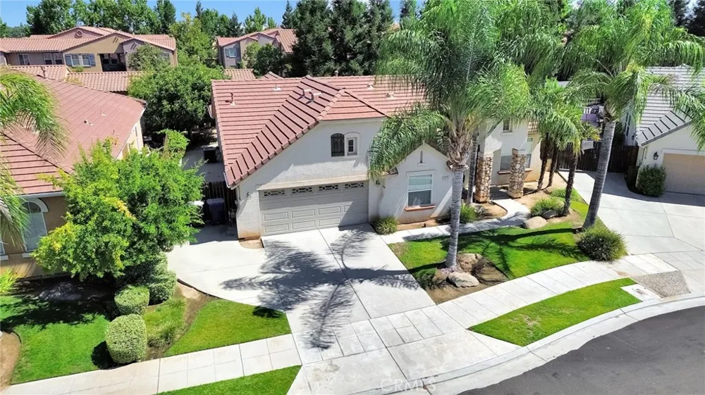 2579 Warner Avenue Clovis, CA 93611