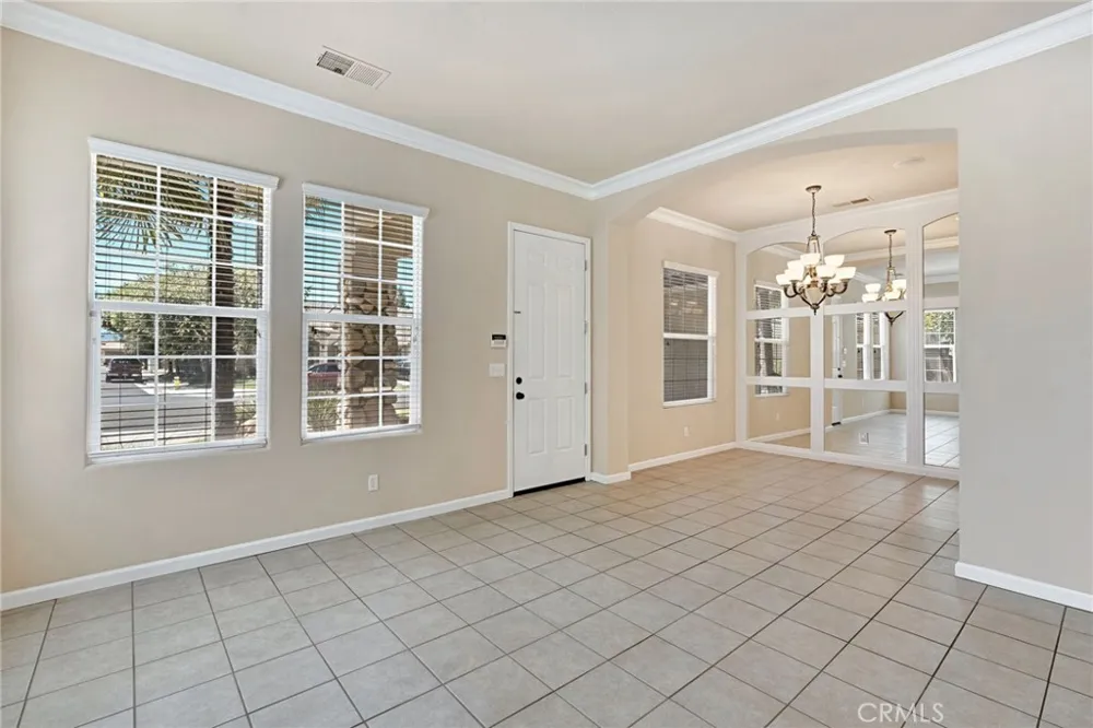2579 Warner Avenue Clovis, CA 93611