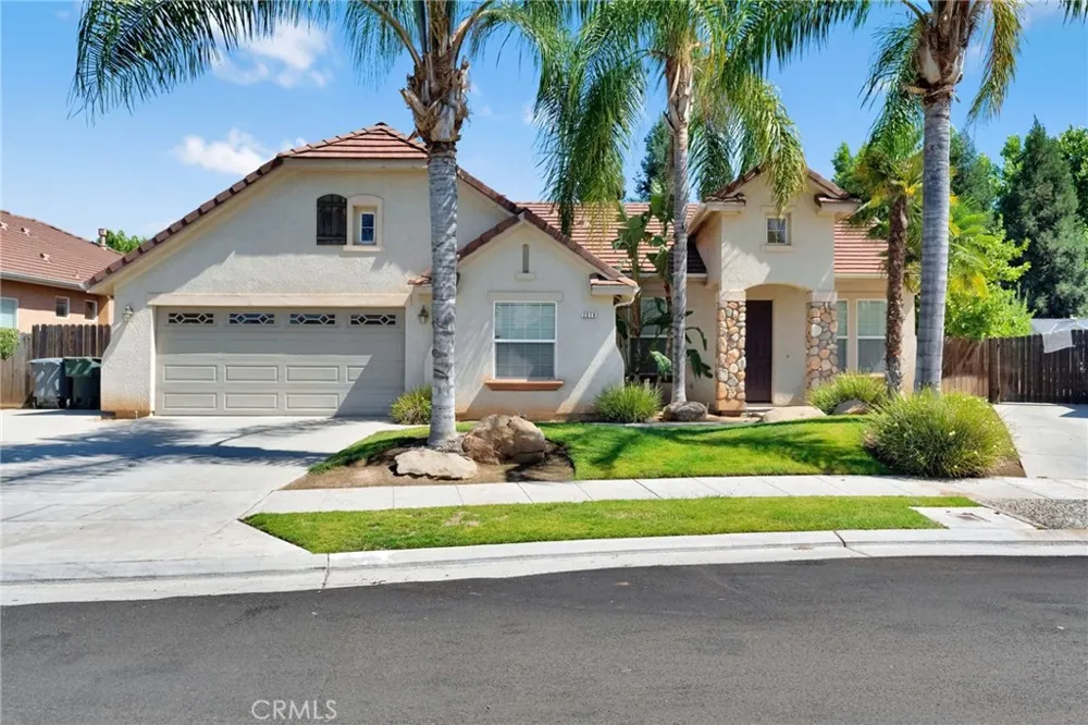 2579 Warner Avenue Clovis, CA 93611