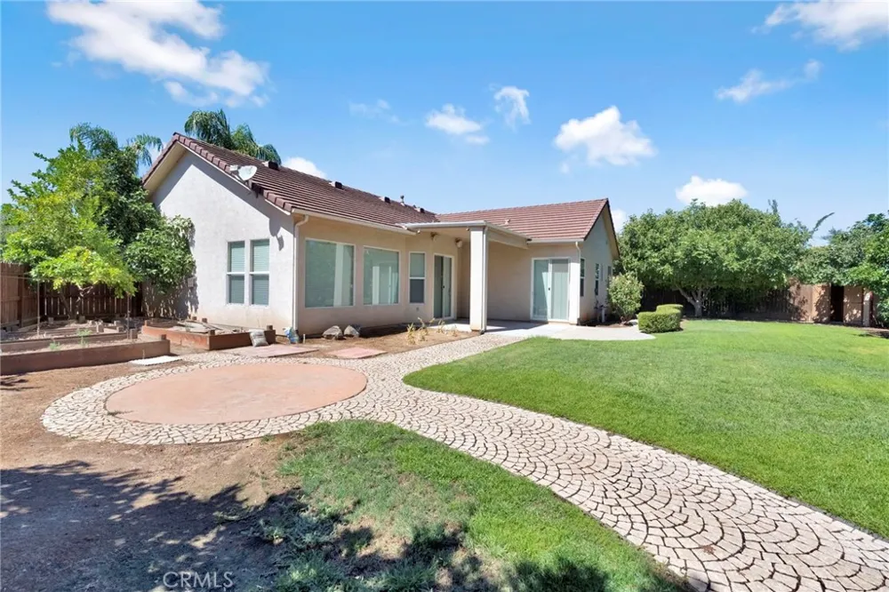2579 Warner Avenue Clovis, CA 93611