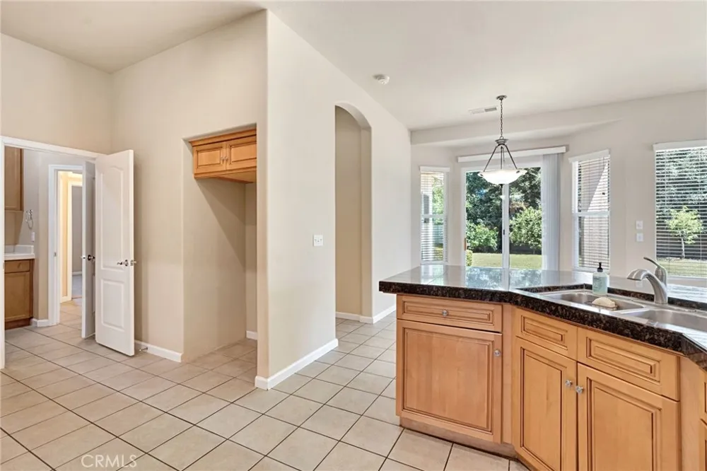 2579 Warner Avenue Clovis, CA 93611