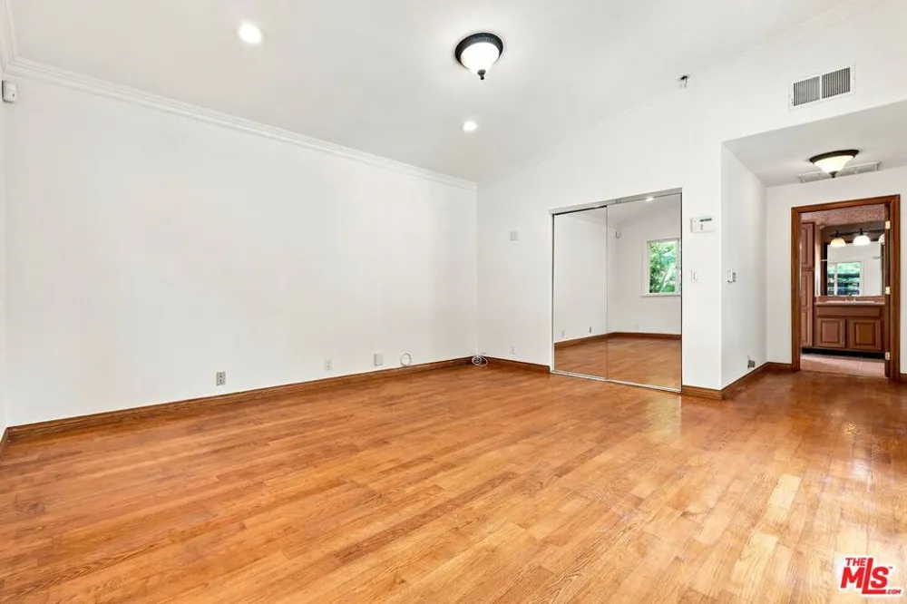 1029 Beverly Glen Boulevard Los Angeles, CA 90077