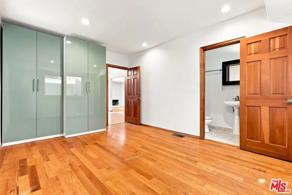 1029 Beverly Glen Boulevard Los Angeles, CA 90077