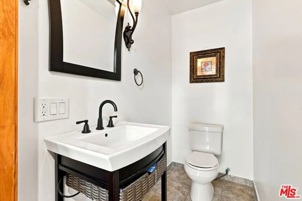 1029 Beverly Glen Boulevard Los Angeles, CA 90077