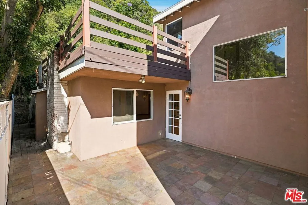 1029 Beverly Glen Boulevard Los Angeles, CA 90077