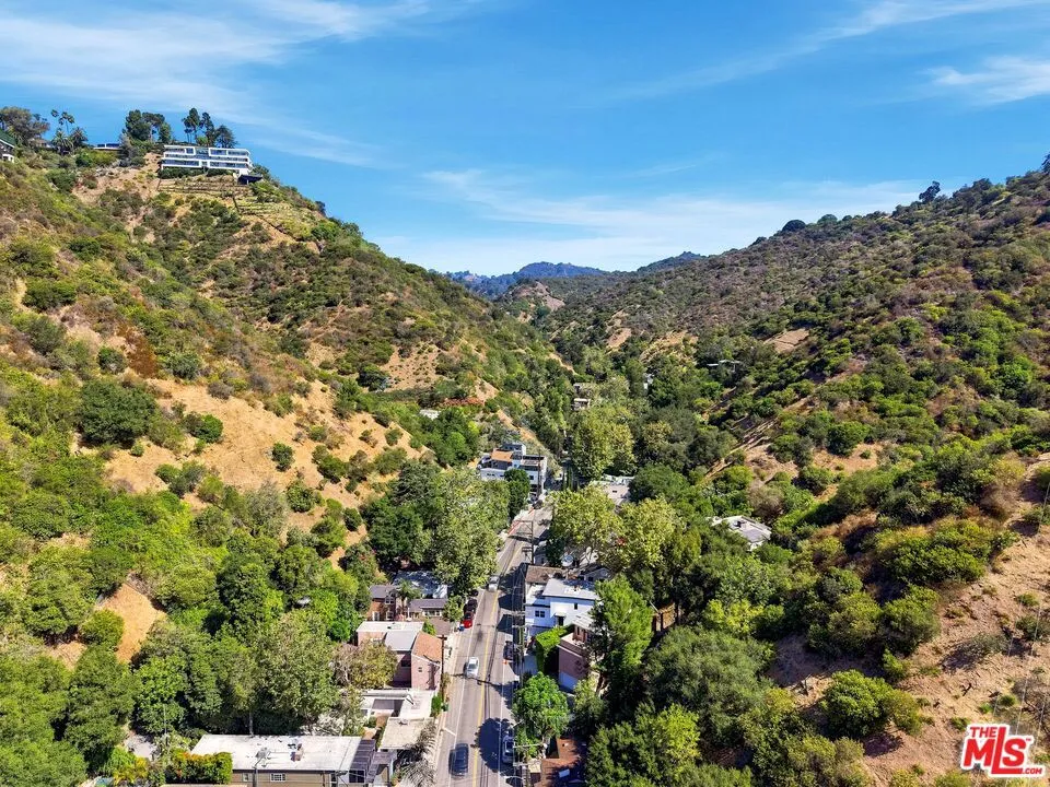 1029 Beverly Glen Boulevard Los Angeles, CA 90077