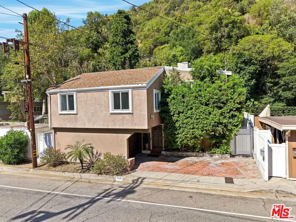 1029 Beverly Glen Boulevard Los Angeles, CA 90077