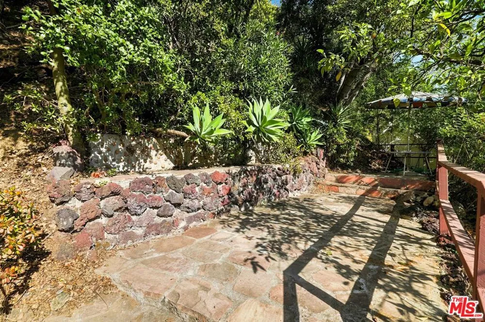 1029 Beverly Glen Boulevard Los Angeles, CA 90077
