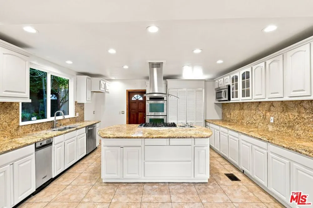 1029 Beverly Glen Boulevard Los Angeles, CA 90077