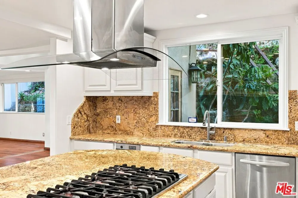 1029 Beverly Glen Boulevard Los Angeles, CA 90077