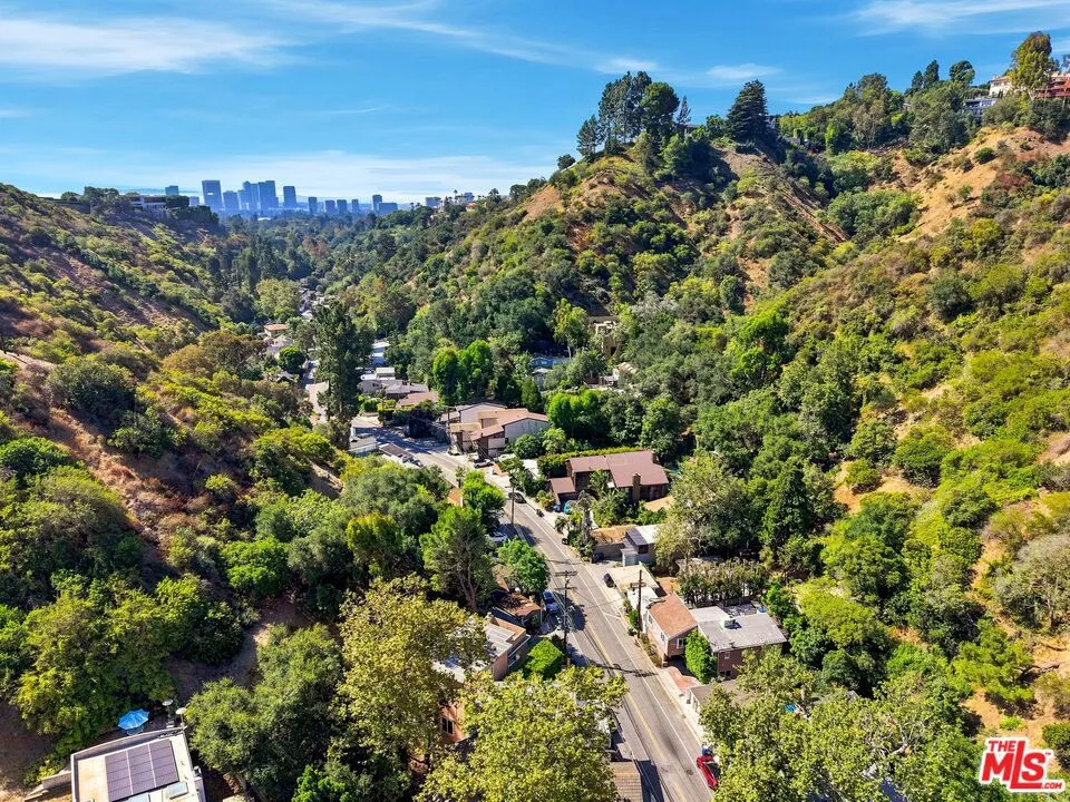 1029 Beverly Glen Boulevard Los Angeles, CA 90077