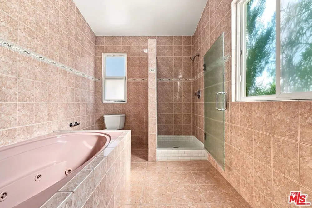 1029 Beverly Glen Boulevard Los Angeles, CA 90077