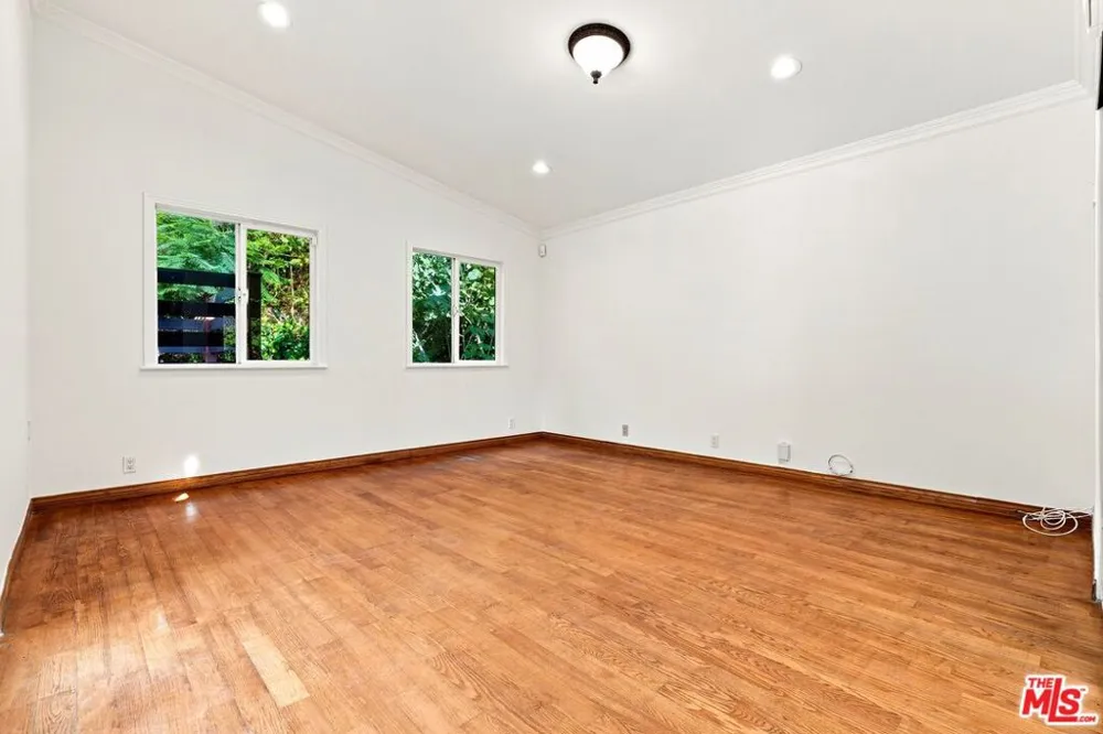 1029 Beverly Glen Boulevard Los Angeles, CA 90077