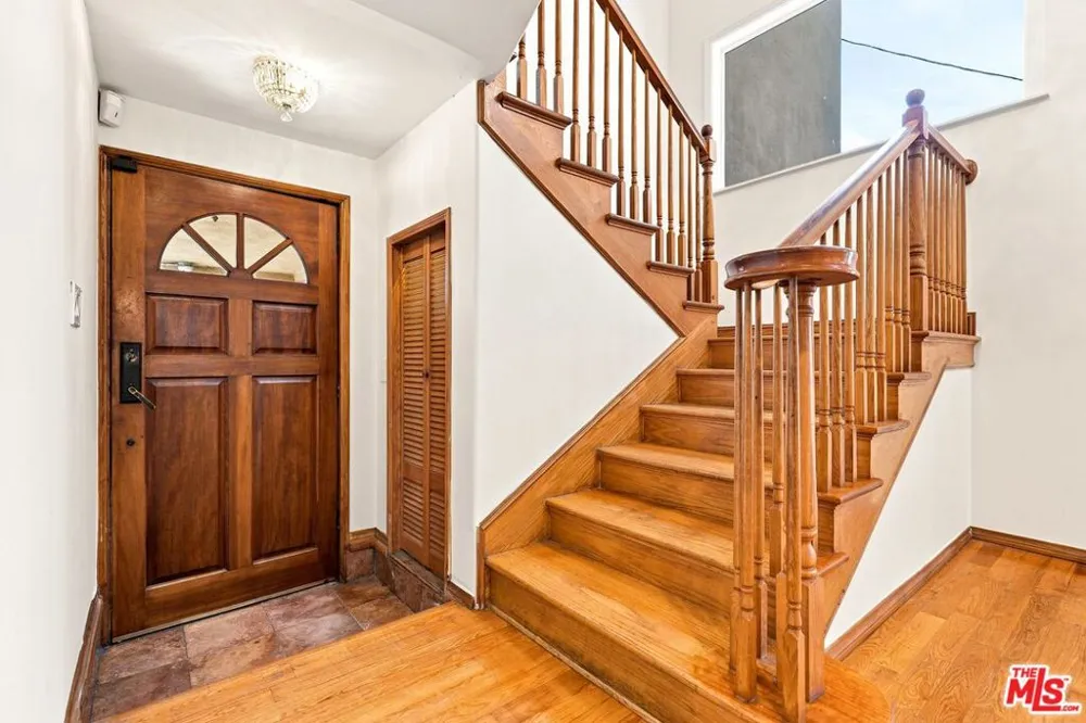 1029 Beverly Glen Boulevard Los Angeles, CA 90077