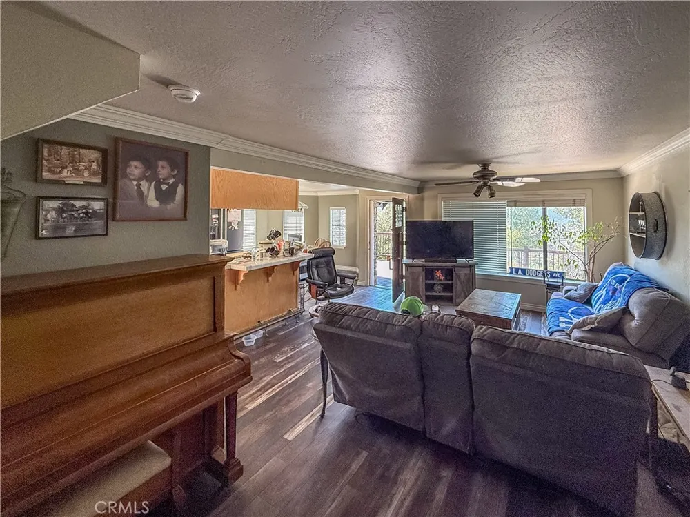 42306 Snowline Court Oakhurst, CA 93644