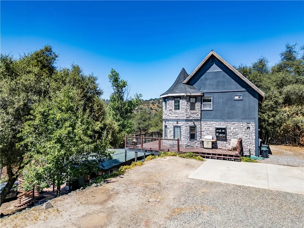 42306 Snowline Court Oakhurst, CA 93644