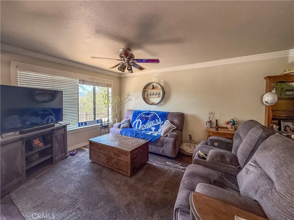 42306 Snowline Court Oakhurst, CA 93644