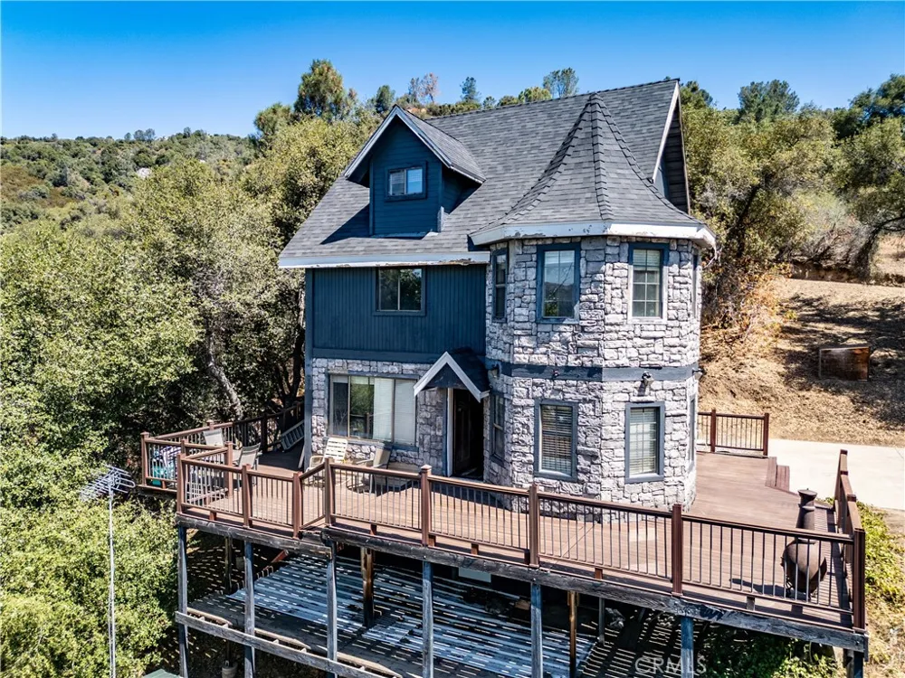 42306 Snowline Court Oakhurst, CA 93644