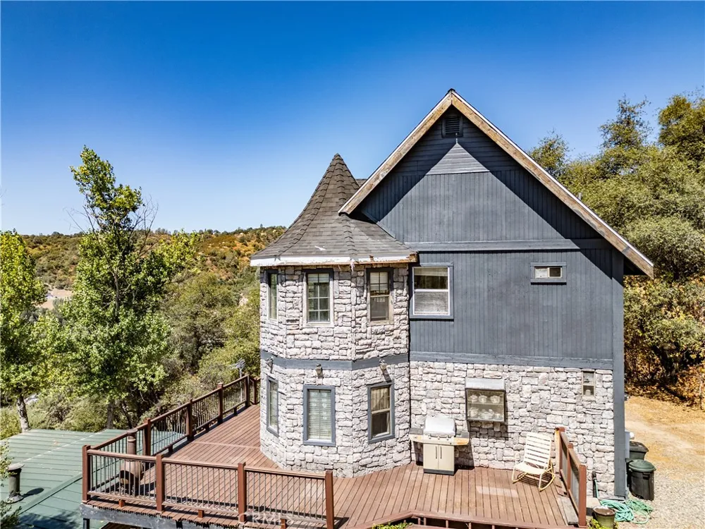 42306 Snowline Court Oakhurst, CA 93644