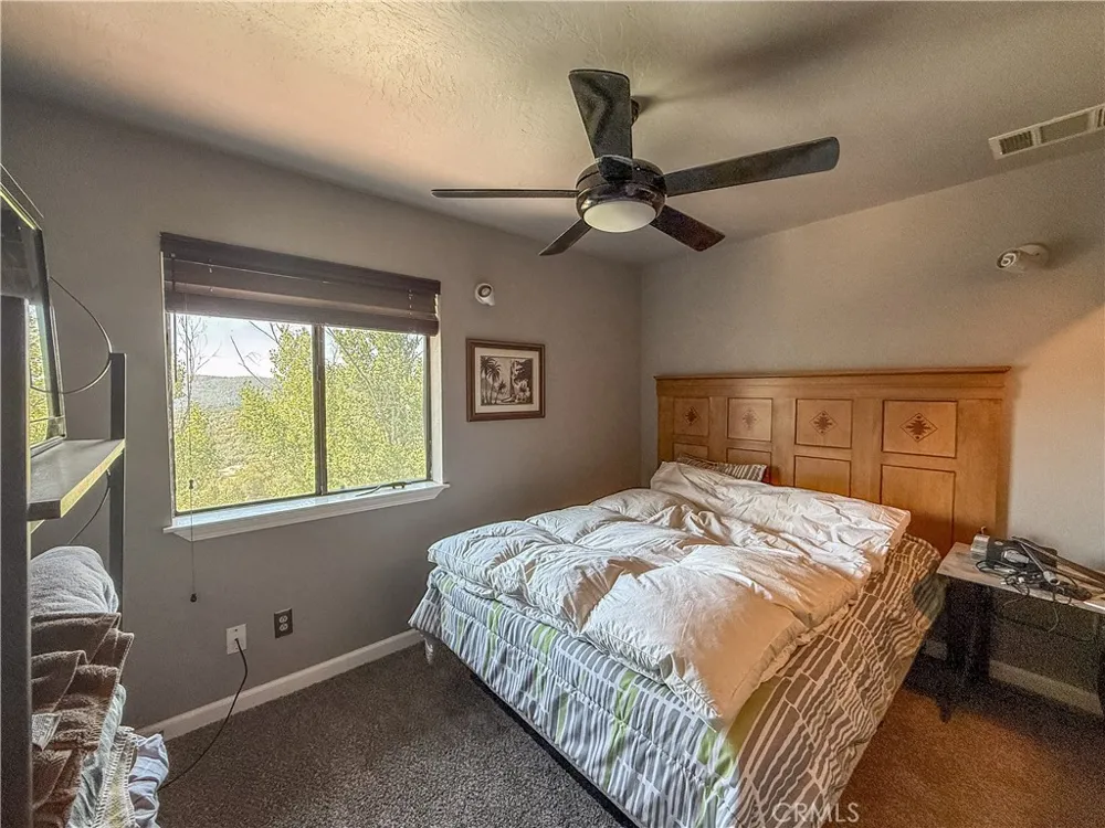 42306 Snowline Court Oakhurst, CA 93644
