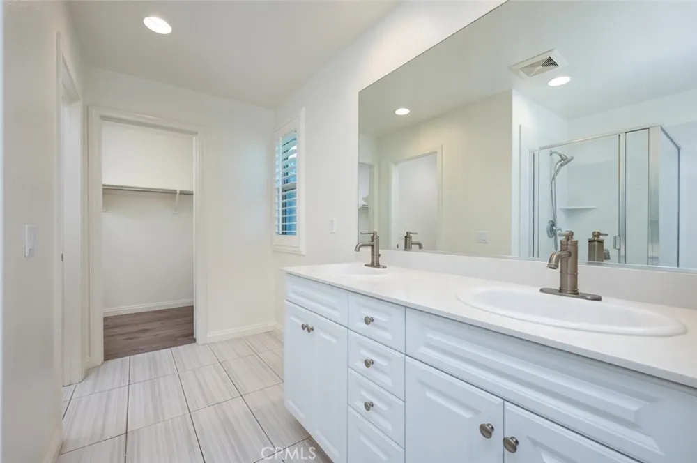 46 Cactus Bloom Irvine, CA 92618
