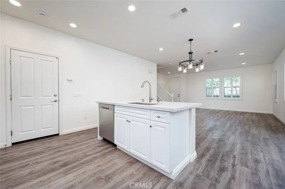 46 Cactus Bloom Irvine, CA 92618