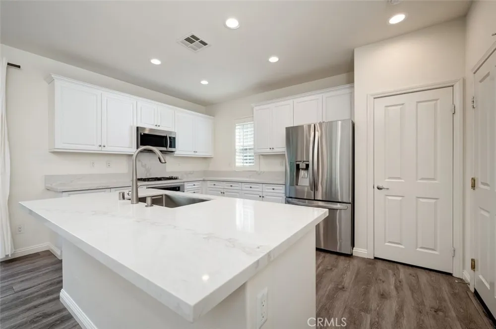 46 Cactus Bloom Irvine, CA 92618