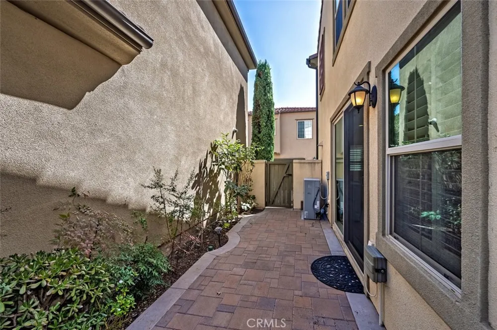 46 Cactus Bloom Irvine, CA 92618