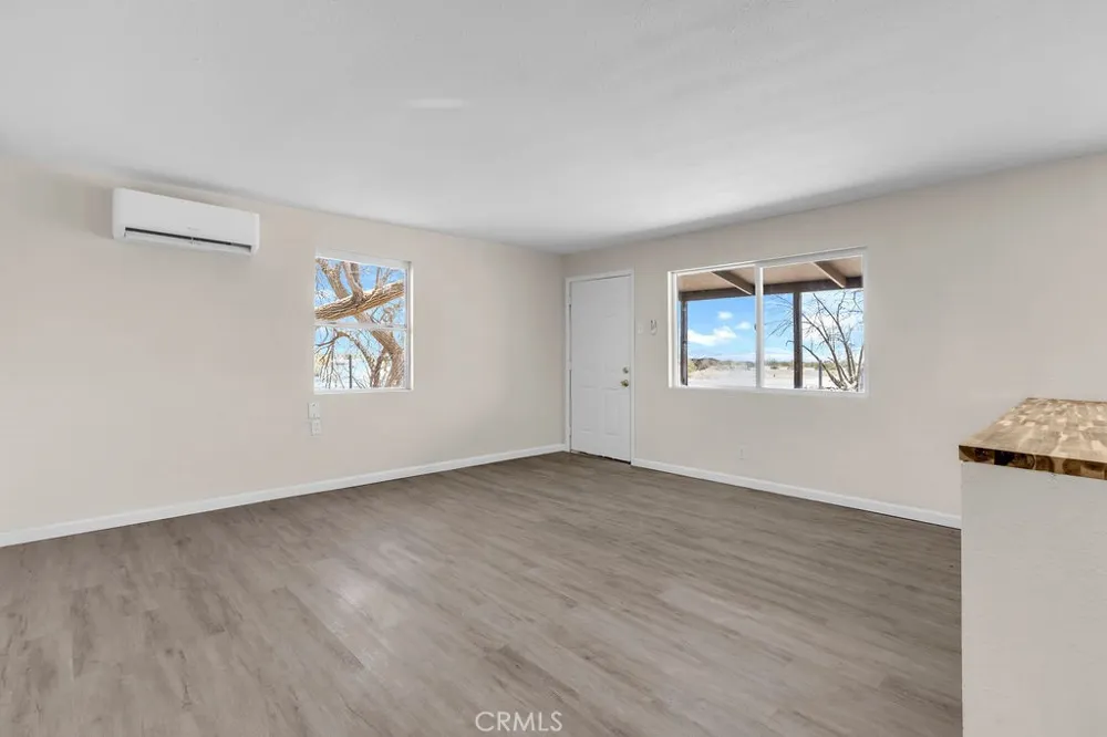 3852 Midway Road 29 Palms, CA 92277