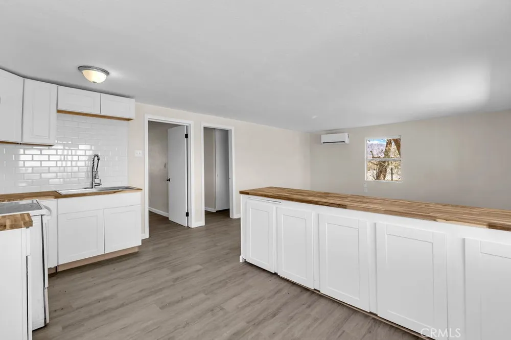 3852 Midway Road 29 Palms, CA 92277