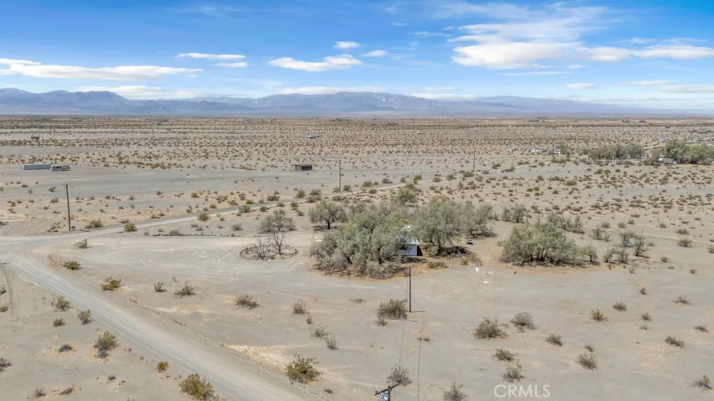 3852 Midway Road 29 Palms, CA 92277